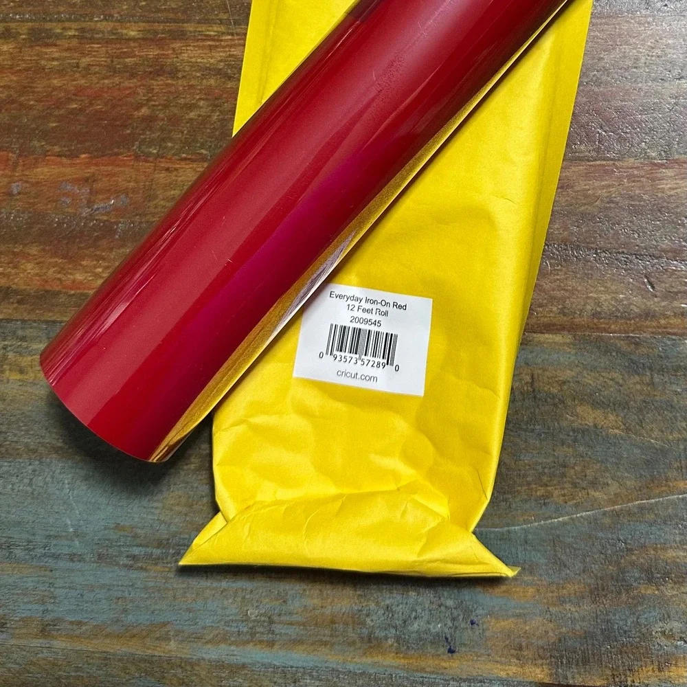Cricut Everyday Iron-On Red 12 Feet Roll Heat Transfer Vinyl HTV 2009545